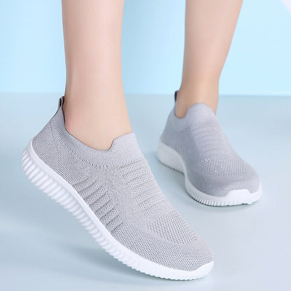 Mesh light and breathable sneaker