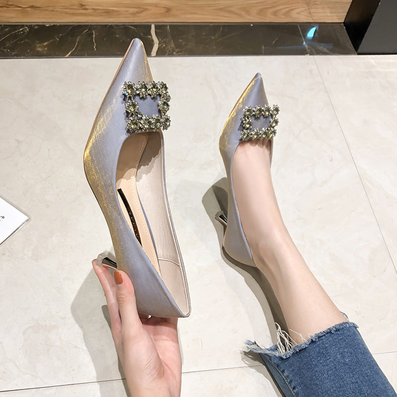 Chaussures à talons hauts en satin pour femmes de style dames