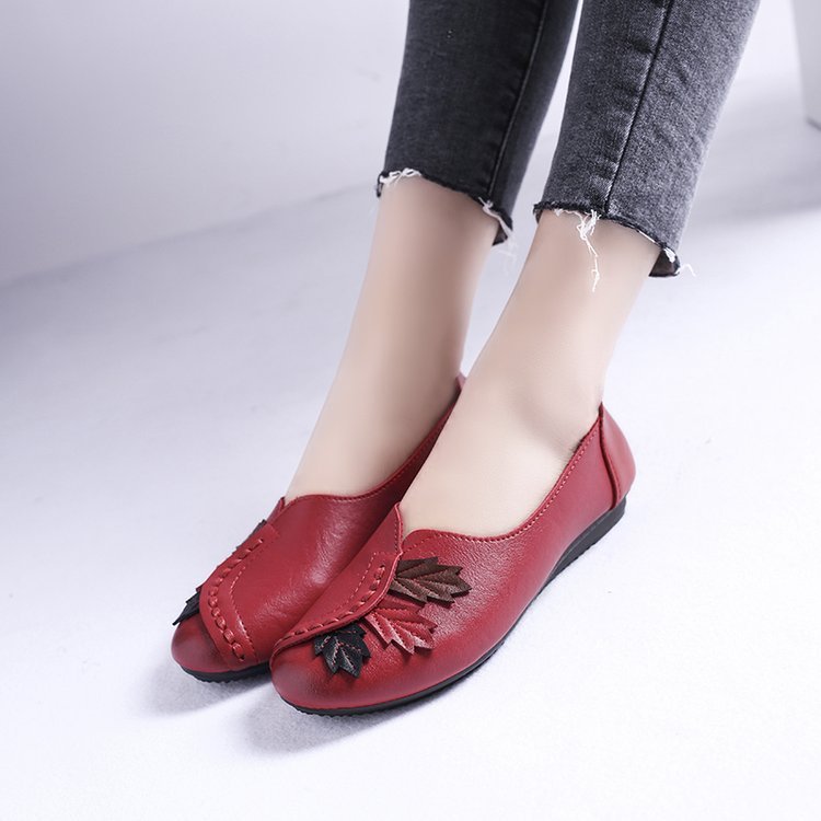 Embroidered comfortable mom shoes