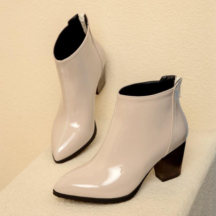 High heeled boots