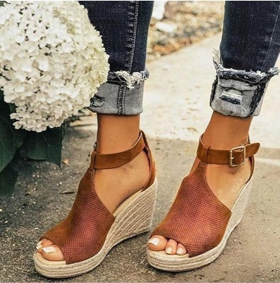 Straw wedge sandals