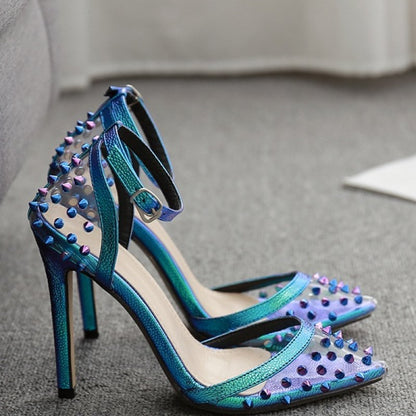 Women's shoes with gradient studs