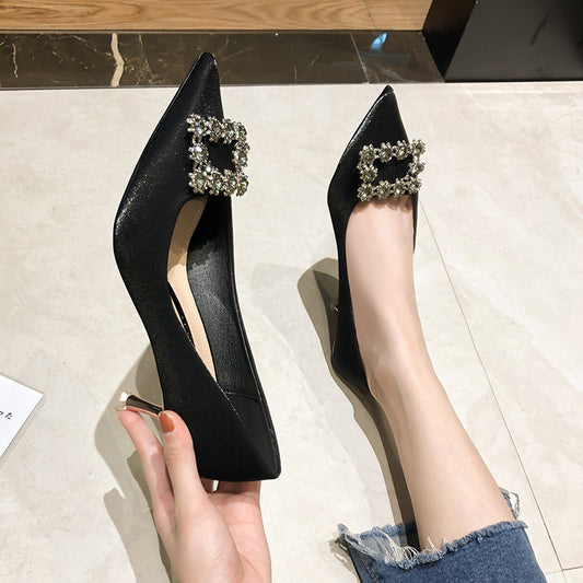 Chaussures à talons hauts en satin pour femmes de style dames