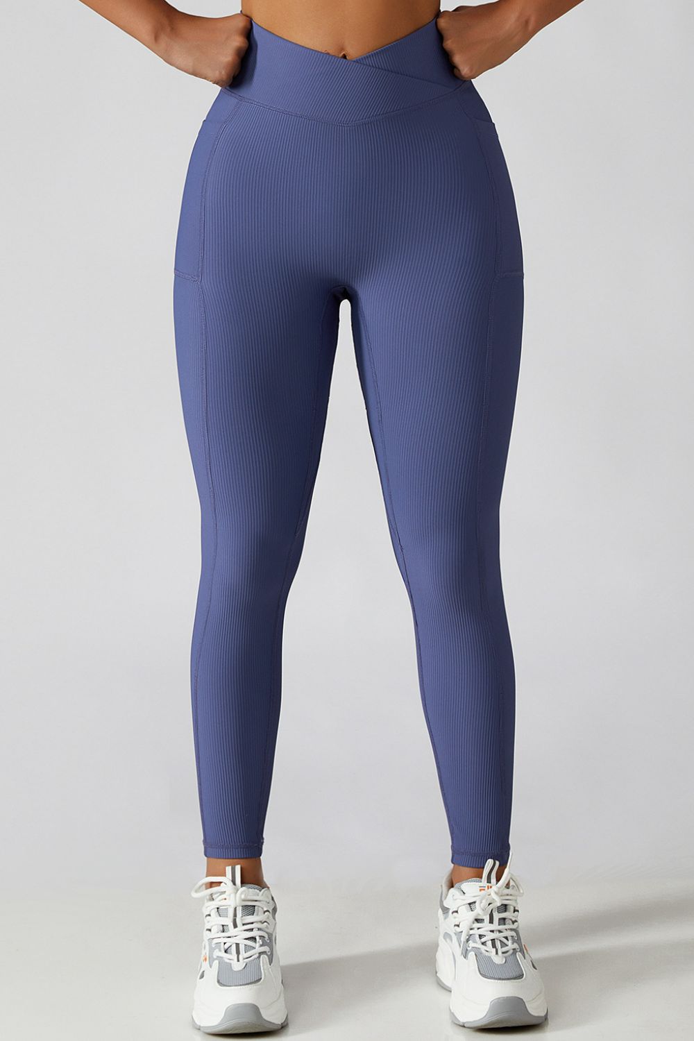 Leggings deportivos con cintura cruzada Basic Bae