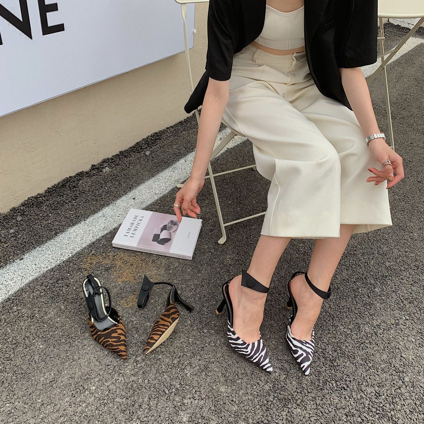 Sandales à talons aiguilles en crin de cheval à bout pointu et à lanières à bout peu profond, à la mode, à rayures, européennes et américaines, au début du printemps