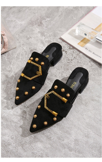 Versión coreana de los nuevos zapatos de mujer de punta puntiaguda de moda con remaches de gamuza y tacón grueso, sandalias de mujer con medio tacón