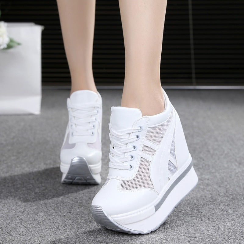 Women's Sports Shoes Increase In The Thick Sole