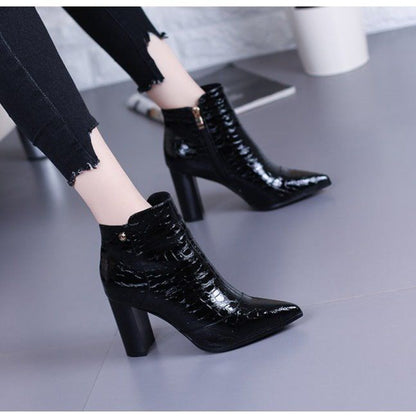 Fashion pointed high heeled shoes