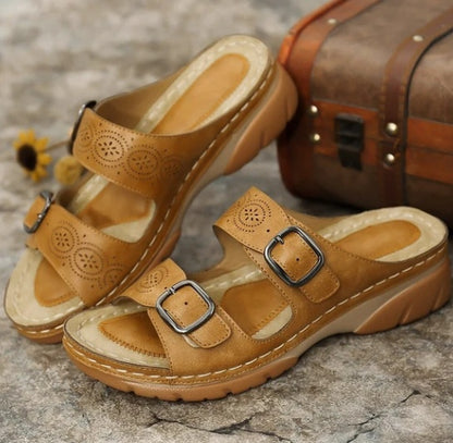 Two-tone bottom buckle sandals and slippers