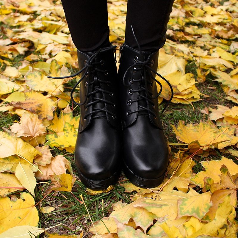 Bottes à talons hauts pour femmes Bottes Martin à plateforme pour femmes avec bottes à plateforme imperméables et bottes en cuir chaud en velours 