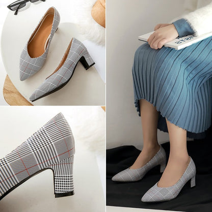 Plaid pointed pumps