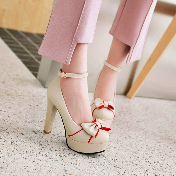 High heeled shoes with buckle