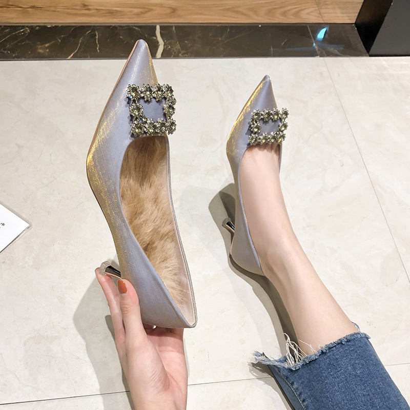 Chaussures à talons hauts en satin pour femmes de style dames