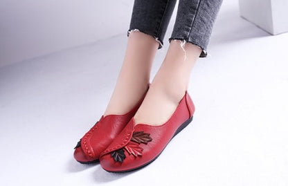 Embroidered comfortable mom shoes