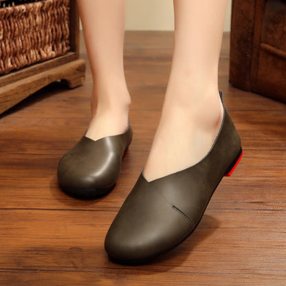 Round Toe Retro Leather Slip-on Grandma's Flat Shoes