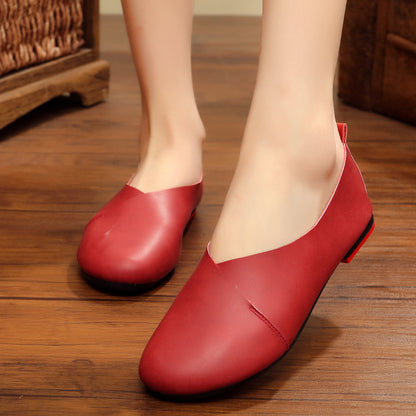 Round Toe Retro Leather Slip-on Grandma's Flat Shoes