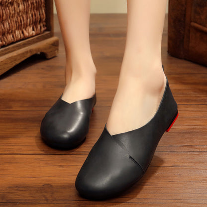 Round Toe Retro Leather Slip-on Grandma's Flat Shoes