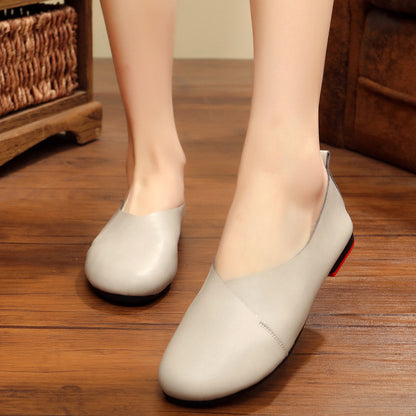 Round Toe Retro Leather Slip-on Grandma's Flat Shoes