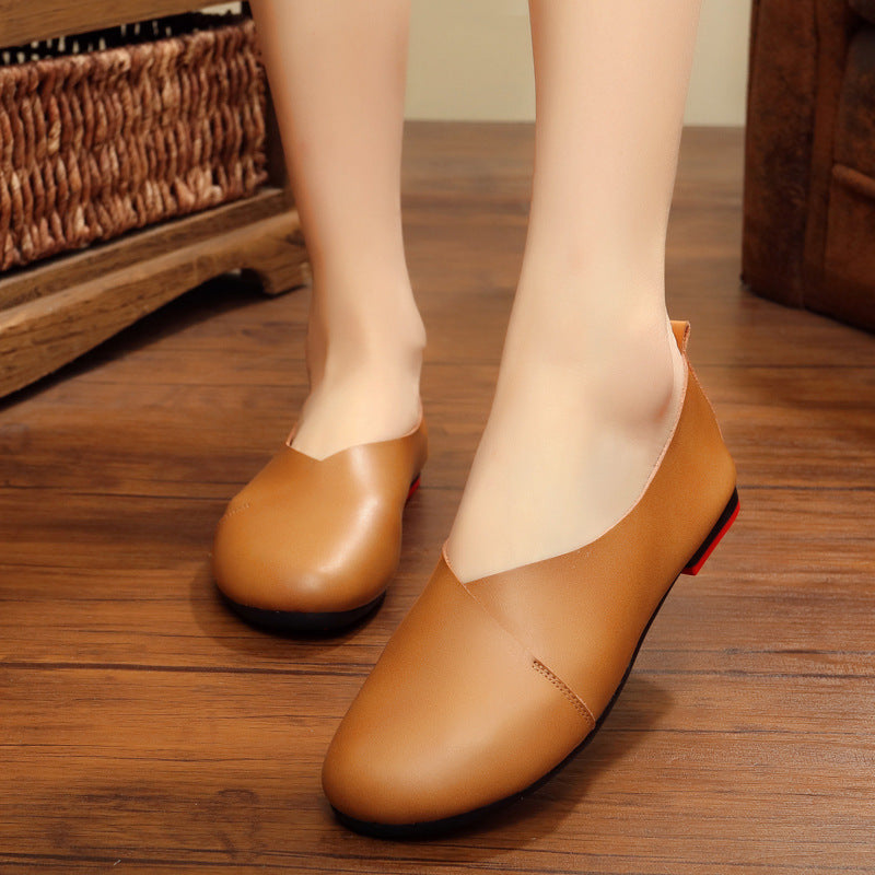 Round Toe Retro Leather Slip-on Grandma's Flat Shoes