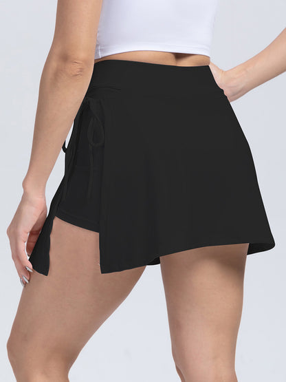 Short actif taille haute noué