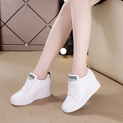 The new leisure shoes increased letter totem lace white shoes with thick bottom slope platform low shoes female