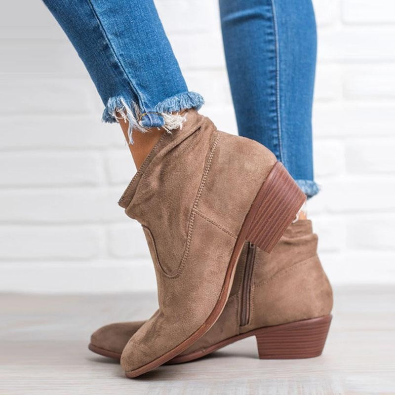 Botas cortas grandes con suela plana y puntiaguda para mujer de otoño