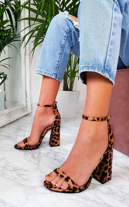 Leopard print sandals with chunky heel