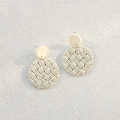 Boucles d’oreilles tressées rondes en poterie douce