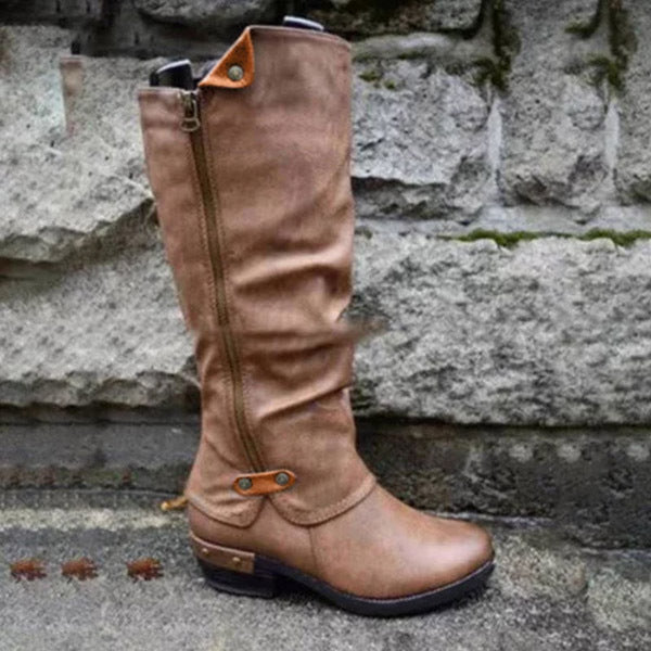 Low-heeled Martin boots