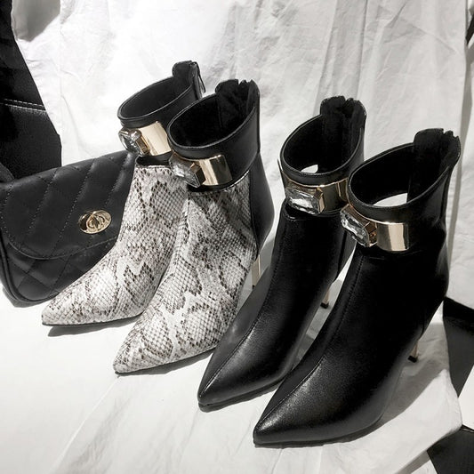 Oversized women's fashion boots