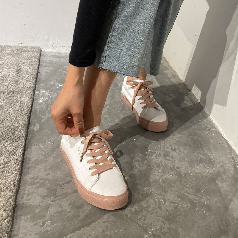 Zapatos blancos pequeños para mujer, zapatos nuevos de estilo sencillo, zapatillas de deporte estilo Hong Kong