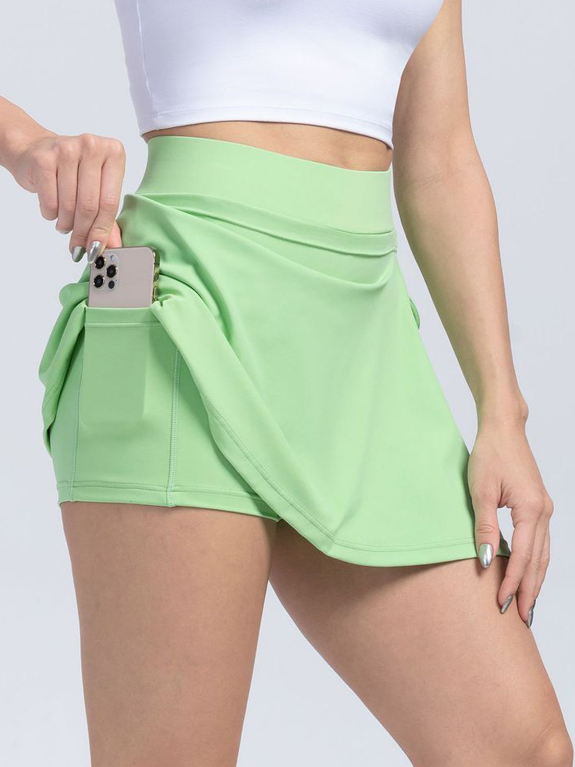 Short actif taille haute noué