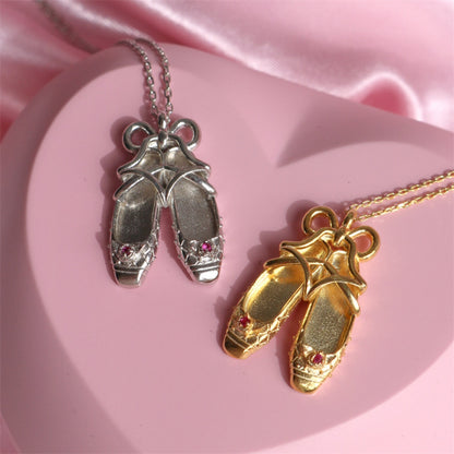 Collier pendentif chaussure de ballet en cuivre