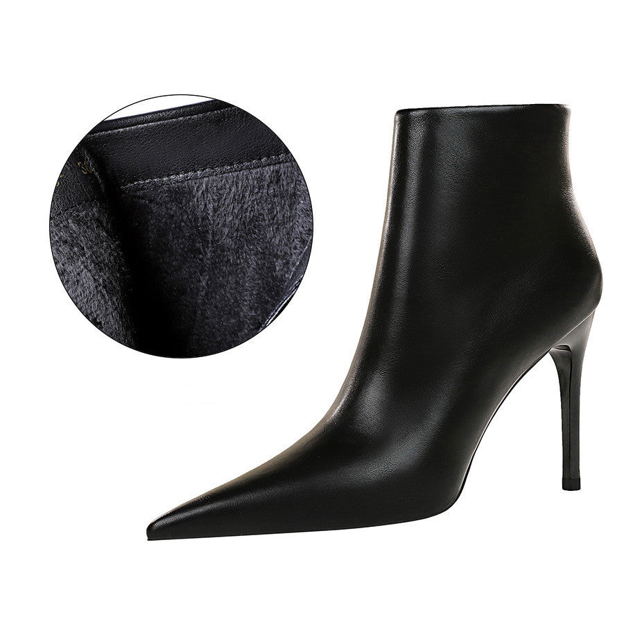 Bottes courtes fines à talons hauts et fines pour boîte de nuit, style tendance et sexy