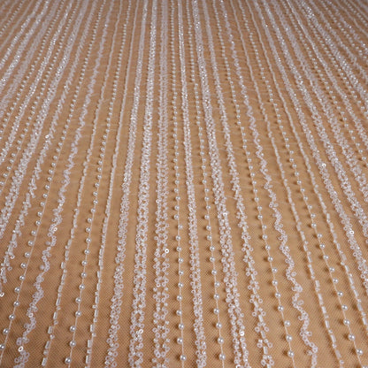 Dentelle de mariée tendance La Belleza, tissu en dentelle à lignes droites, tissu en dentelle pour robe de mariée perlée blanche 51'' de largeur 1 yard