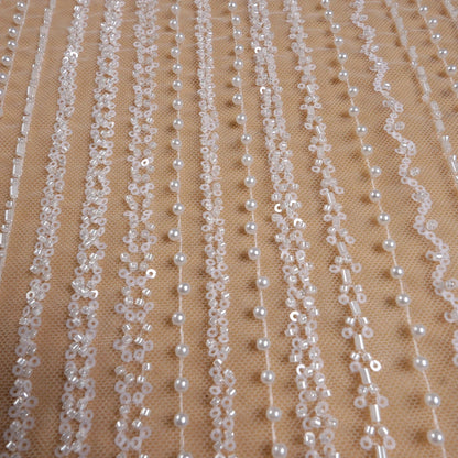 Dentelle de mariée tendance La Belleza, tissu en dentelle à lignes droites, tissu en dentelle pour robe de mariée perlée blanche 51'' de largeur 1 yard