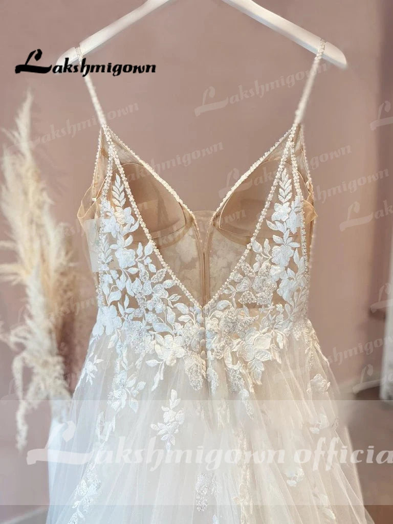 Robe de mariée en dentelle vintage à bretelles spaghetti avec décolleté en V Robe de mariée en tulle Robe de mariée de plage Trouwjurk Lakshmigown