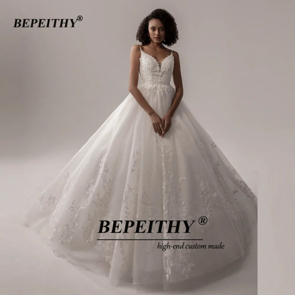 BEPEITHY Spaghetti Straps Lace Wedding Dresses For Bride 2022 Sleeveless Ball Gown Ivory Indian Bridal Dress Online Shop White