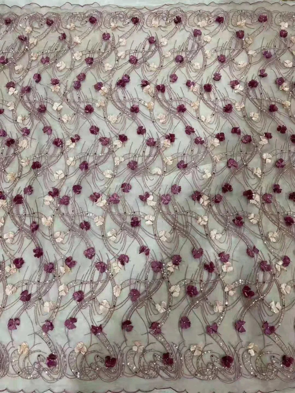 Belle broderie 3D en perles faites à la main en dentelle africaine / broderie en vedette tissu en dentelle nigériane adapté à la robe de soirée robe de mariée