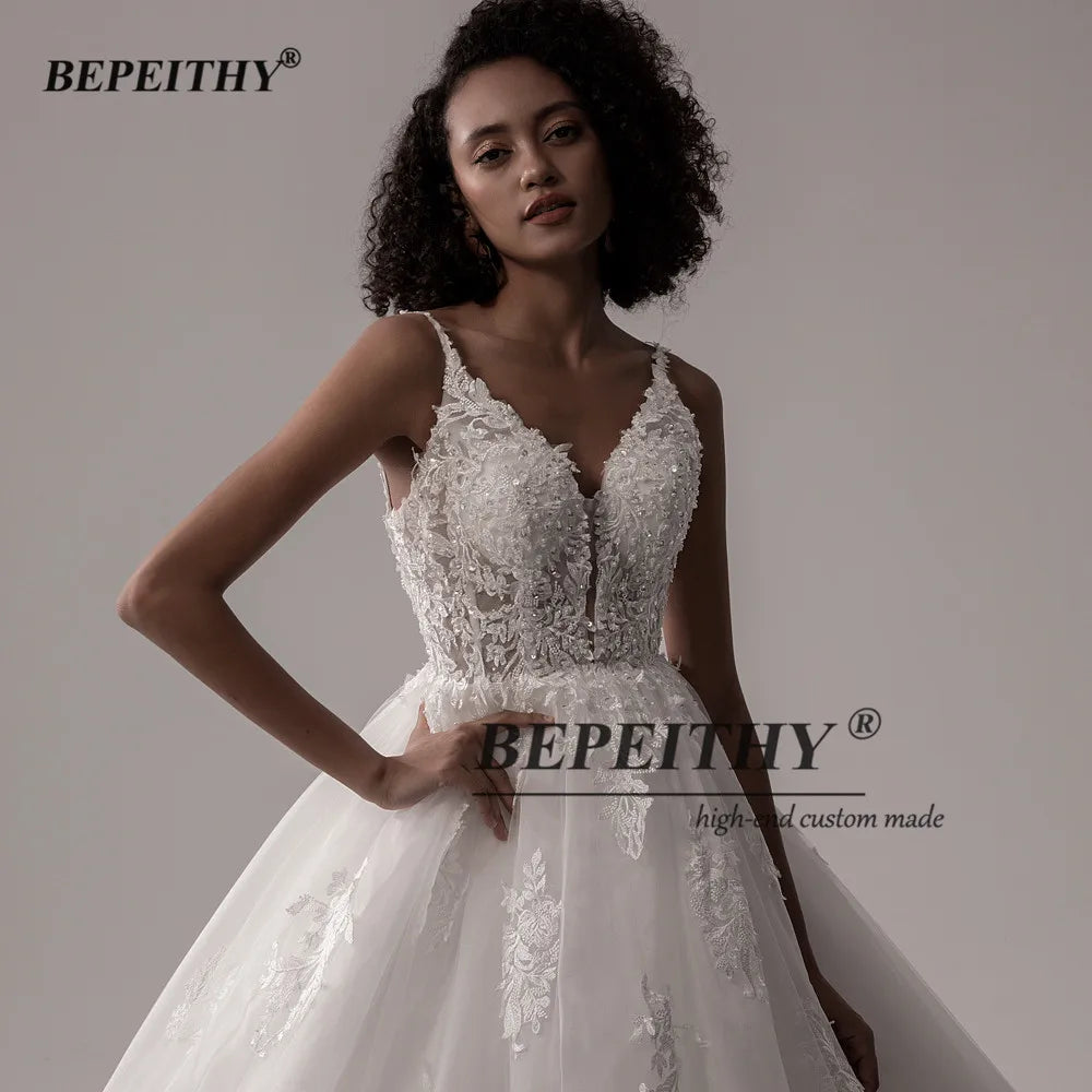 BEPEITHY Princesse Dentelle Robes De Mariée 2022 Pour Femmes Mariée Robes De Novia Col En V Robe De Mariée De Bal Sans Manches Robe De Mariée