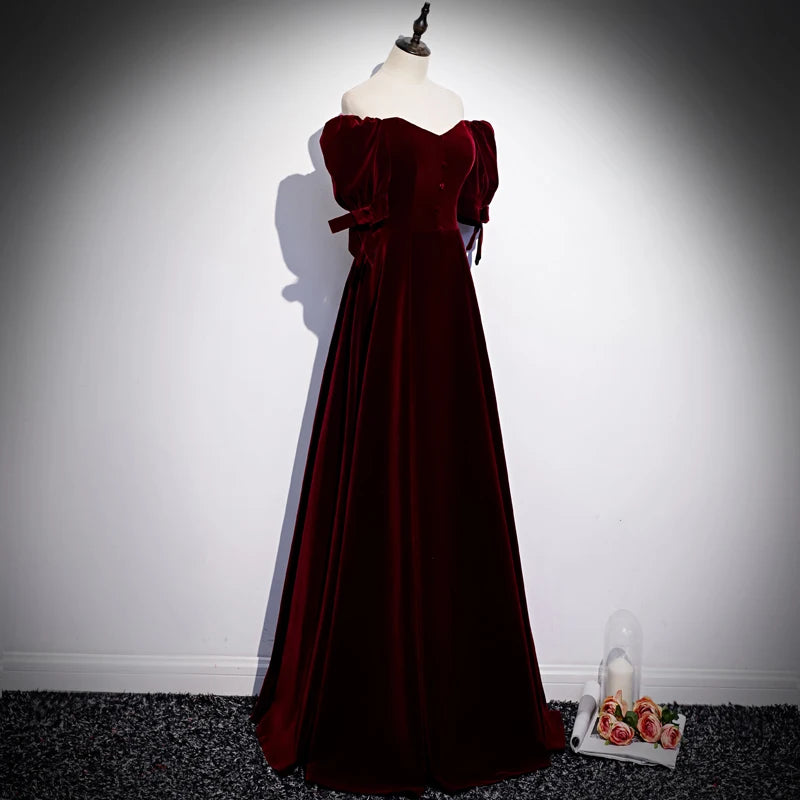 Robe de soirée en velours rouge vin grande taille épaules dénudées manches courtes fermeture éclair ligne A longueur au sol robe de soirée formelle pour femmes R1250