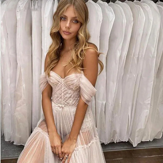 Boho Beach Wedding Dresses Off the shoulder Lace Appliqued Bridal Gowns Sleeveless Illusion Elegant Bohemian Ivory Dresses 2024