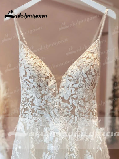 Robe de mariée en dentelle vintage à bretelles spaghetti avec décolleté en V Robe de mariée en tulle Robe de mariée de plage Trouwjurk Lakshmigown