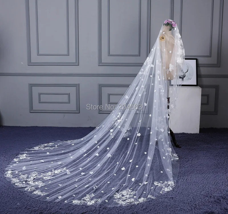 One-Layer Ivory Tulle Lace Wedding Veil with Appliques Long Romantic Bridal Veils with Comb YHG2019