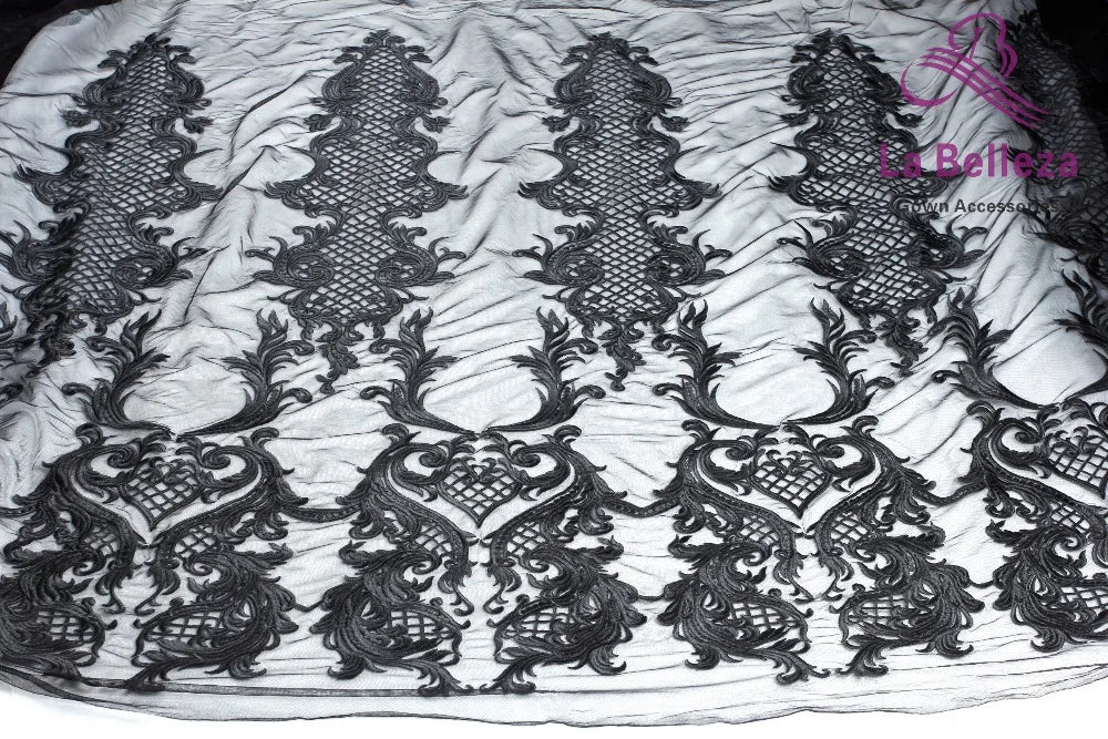 Tissu en dentelle pour robe de mariée en polyester blanc cassé/noir sur maille La Belleza, broderie épaisse, 1 yard, 51" de largeur