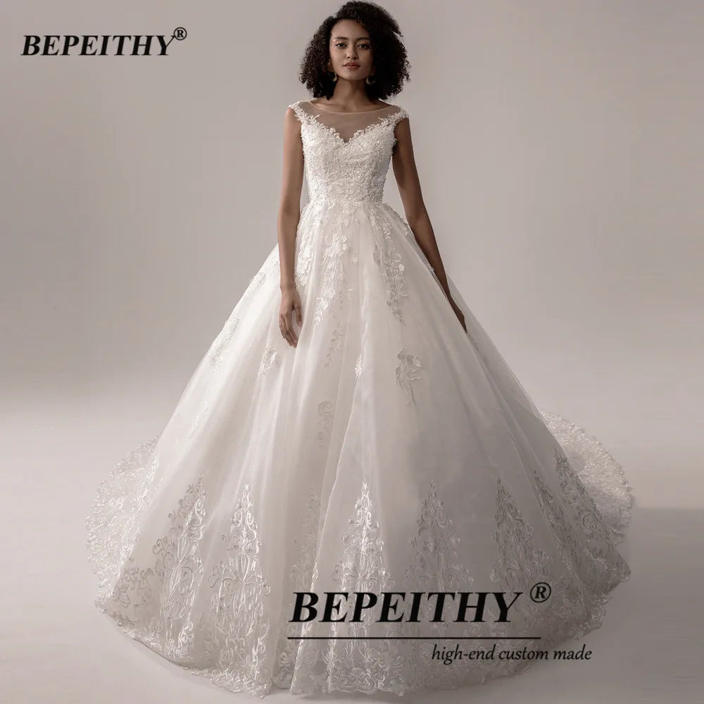 BEPEITHY Wedding Dresses For Women Court Train Scoop Sleevless Lace A-Line Bridal Gowns Graceful Bride Plus Size Wedding Dress