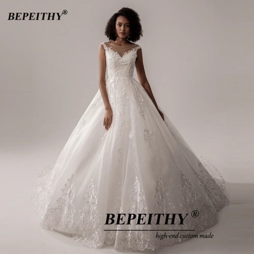 BEPEITHY Wedding Dresses For Women Court Train Scoop Sleevless Lace A-Line Bridal Gowns Graceful Bride Plus Size Wedding Dress