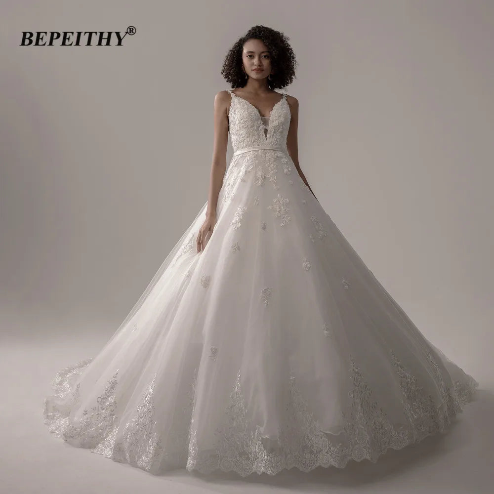 BEPEITHY Robe de mariée à col en V pour femme, dos nu, bretelles spaghetti en organza, robe de mariée en dentelle pour mariée, nouveauté 2022