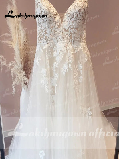 Robe de mariée en dentelle vintage à bretelles spaghetti avec décolleté en V Robe de mariée en tulle Robe de mariée de plage Trouwjurk Lakshmigown