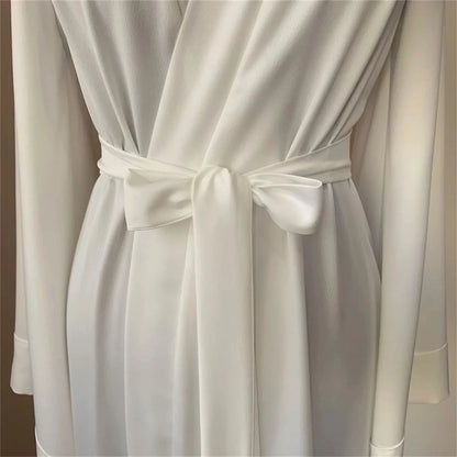 Bata de novia de seda suave blanca con cinturón, bata de manga larga, bata de baño para boda, ropa de dormir para mujer, camisones